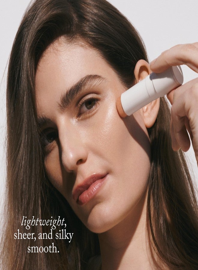 goop Beauty Glow Skin Highlighter Stick | Multi-Use Highlighter with Pearlescent Glow | Amino Acid & Micropearl Blend | Makeup and Skincare | Aura: Champagne Gold | 0.28 oz - Image 3